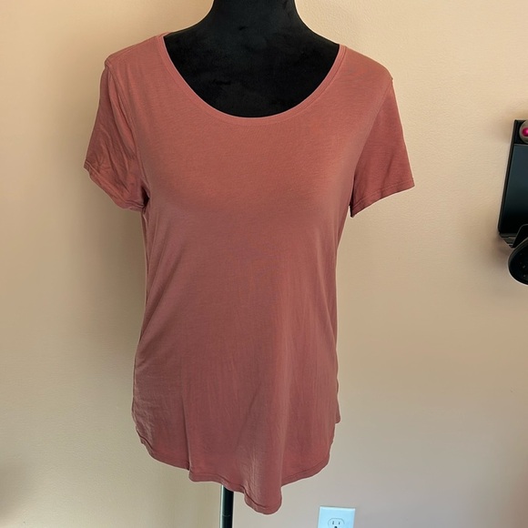lululemon athletica Tops - Lululemon | love crew cotton tshirt top size 4/6